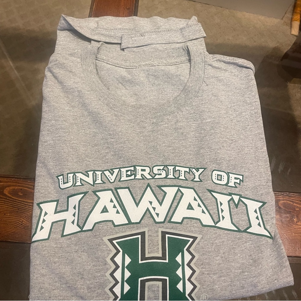 University of Hawaii Gray T-Shirt